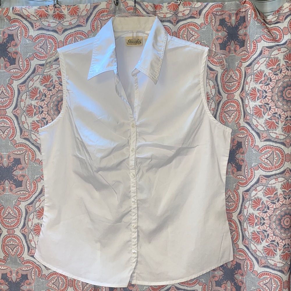 Vintage women’s sleeveless stretchy blouse